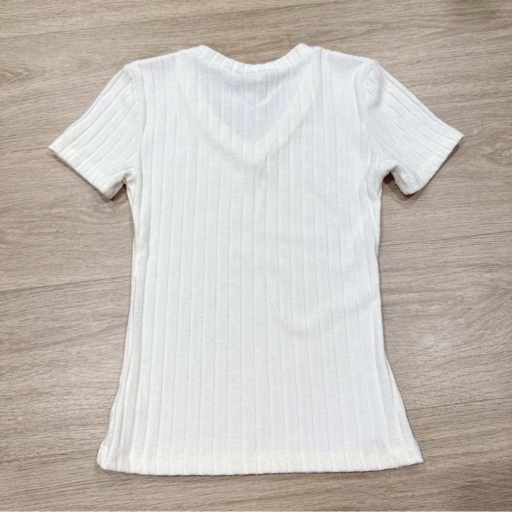 Reference White Ribbed V-Neck Women's Top - Picture 3 of 3